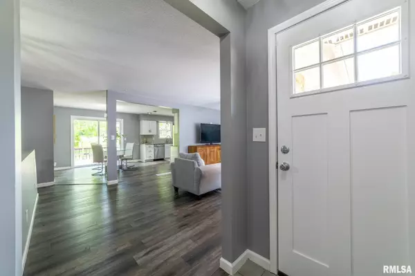 2707 Ken Ray DR, Quincy, IL 62301