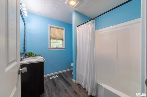 2707 Ken Ray DR, Quincy, IL 62301