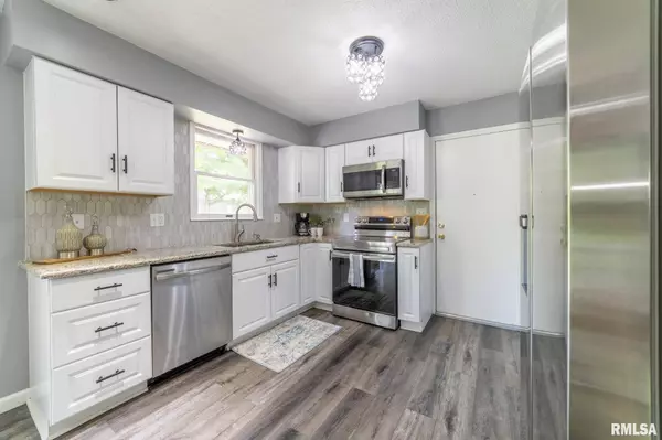 2707 Ken Ray DR, Quincy, IL 62301