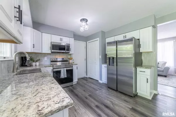 2707 Ken Ray DR, Quincy, IL 62301