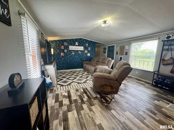 5128 W Paradise LN, Quincy, IL 62305