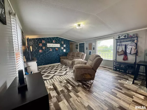 5128 W Paradise LN, Quincy, IL 62305