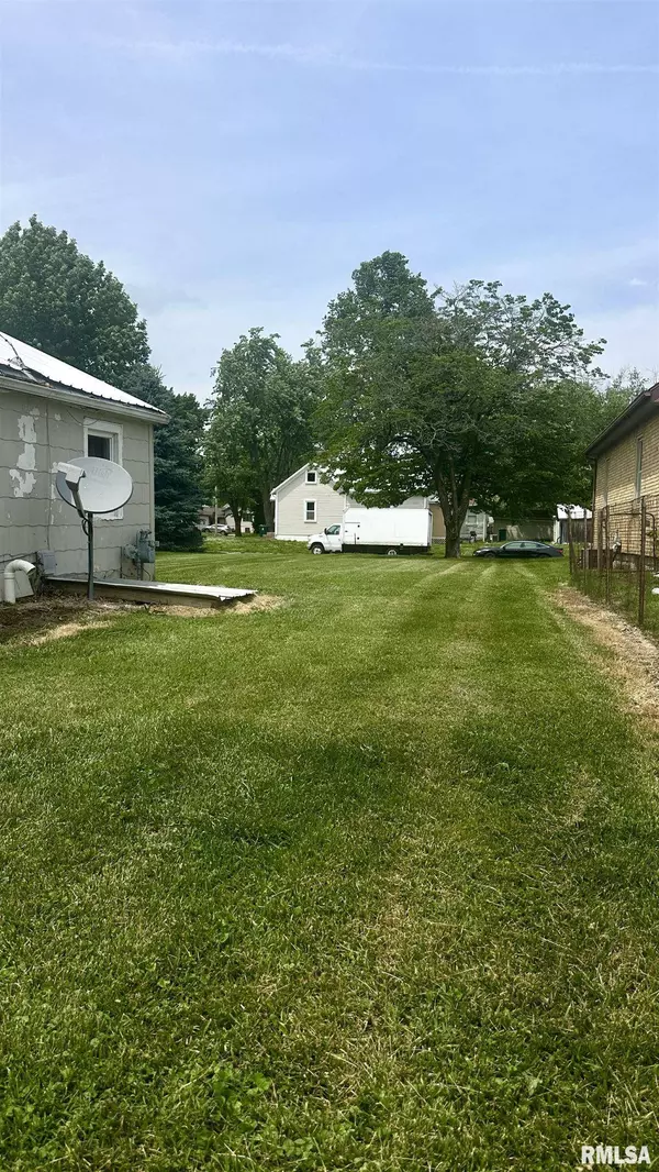 2704 Lind ST, Quincy, IL 62301