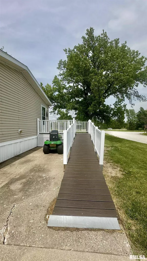 337 ACORN DR, Quincy, IL 62305