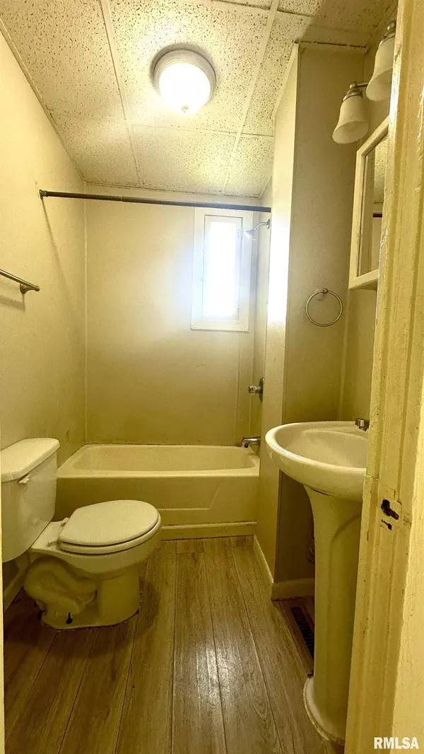 629 CHERRY ST, Quincy, IL 62301