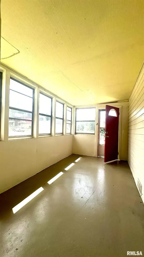 629 CHERRY ST, Quincy, IL 62301