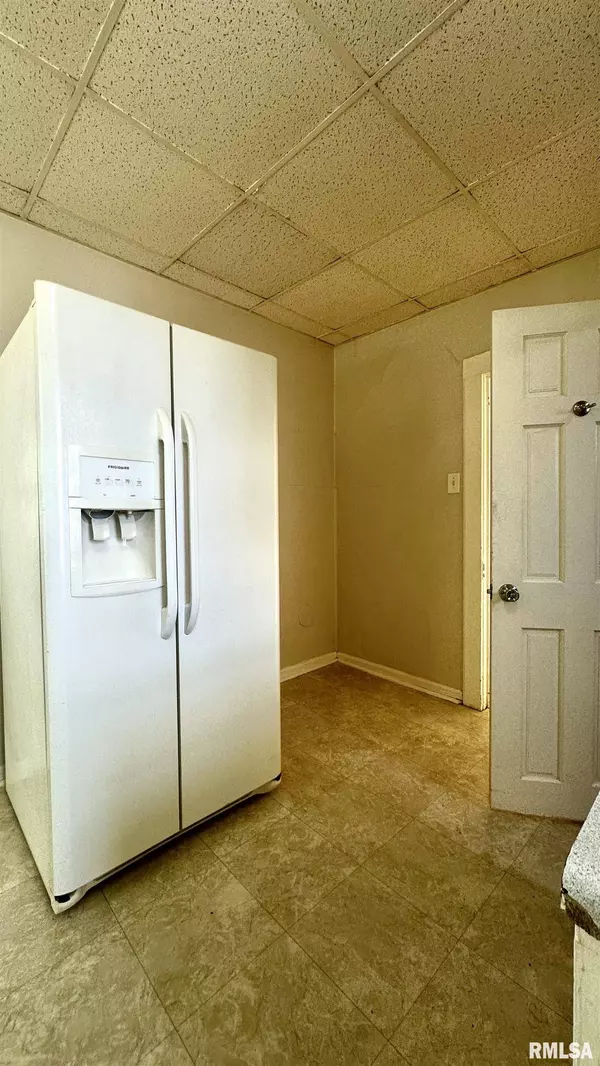 629 CHERRY ST, Quincy, IL 62301