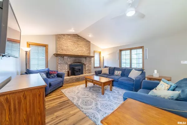 2020 S 40TH ST, Quincy, IL 62305