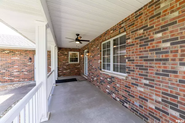 2020 S 40TH ST, Quincy, IL 62305