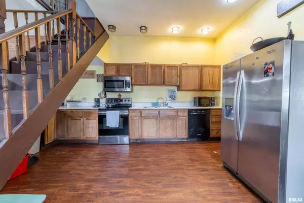 739 S 10TH ST, Quincy, IL 62301