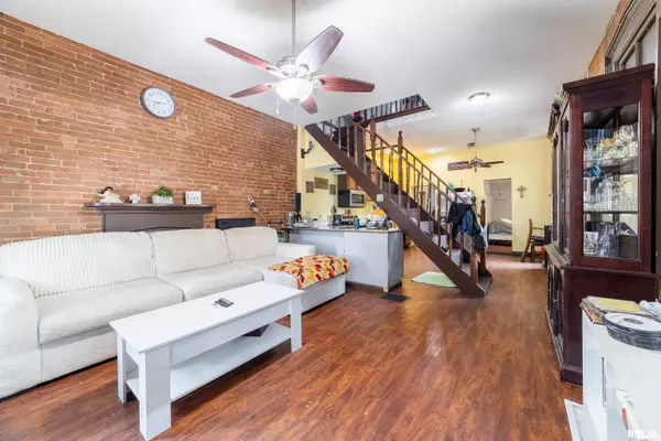 739 S 10TH ST, Quincy, IL 62301