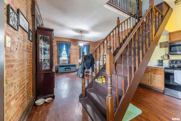 739 S 10TH ST, Quincy, IL 62301