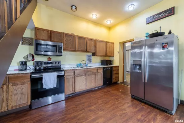 739 S 10TH ST, Quincy, IL 62301