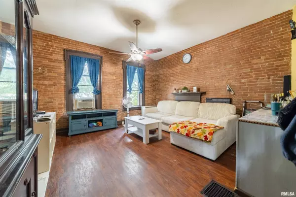 739 S 10TH ST, Quincy, IL 62301