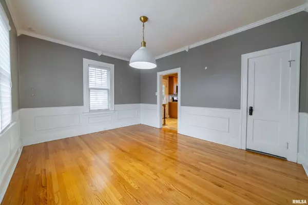 2223 OAK ST, Quincy, IL 62301