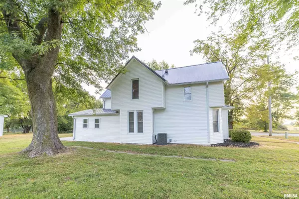 325 E COLUMBUS ST, Columbus, IL 62320