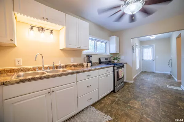 325 E COLUMBUS ST, Columbus, IL 62320