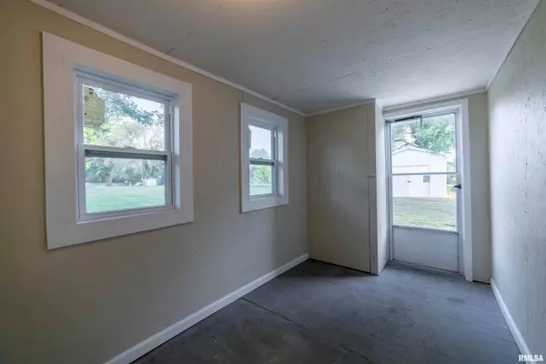 325 E COLUMBUS ST, Columbus, IL 62320