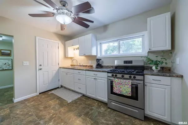 325 E COLUMBUS ST, Columbus, IL 62320