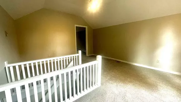 1324 N 6TH ST, Quincy, IL 62301