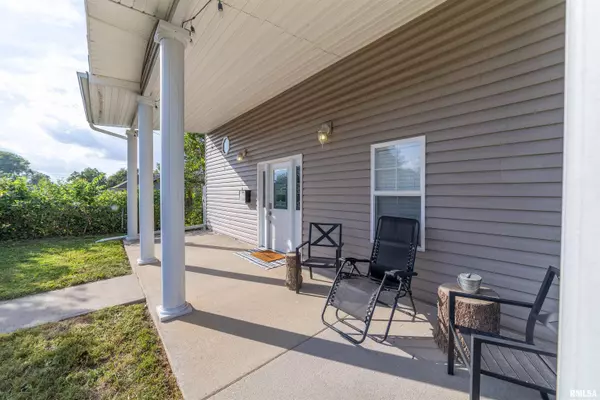 1817 VAN BUREN ST, Quincy, IL 62301