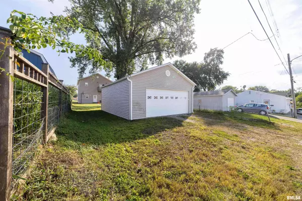 1817 VAN BUREN ST, Quincy, IL 62301