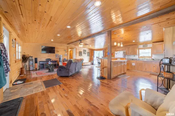 85 N County Road 2940 RD, Augusta, IL 62311