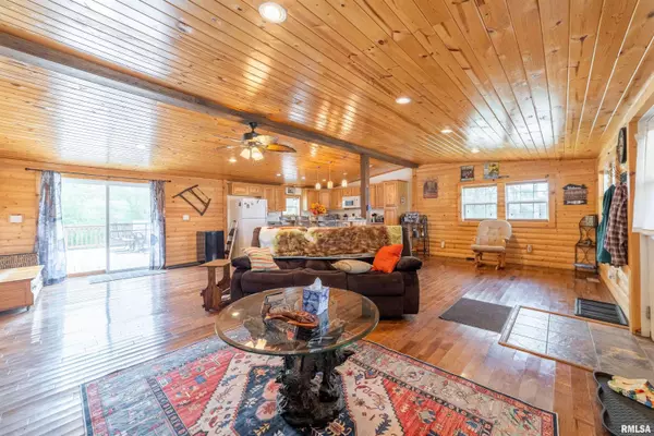 85 N County Road 2940 RD, Augusta, IL 62311