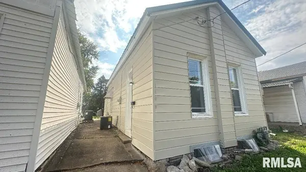1108 ADAMS ST, Quincy, IL 62301