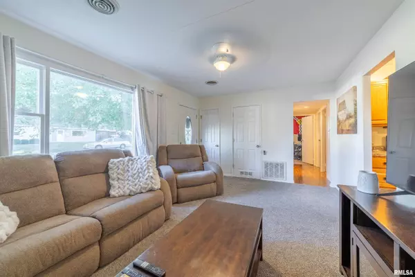 1700 W Granview DR, Quincy, IL 62301