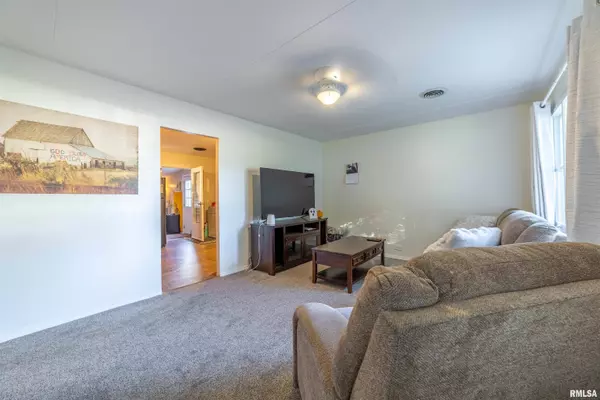 1700 W Granview DR, Quincy, IL 62301