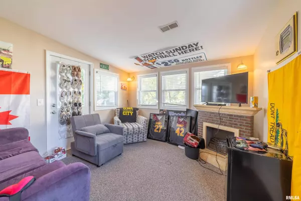 1700 W Granview DR, Quincy, IL 62301