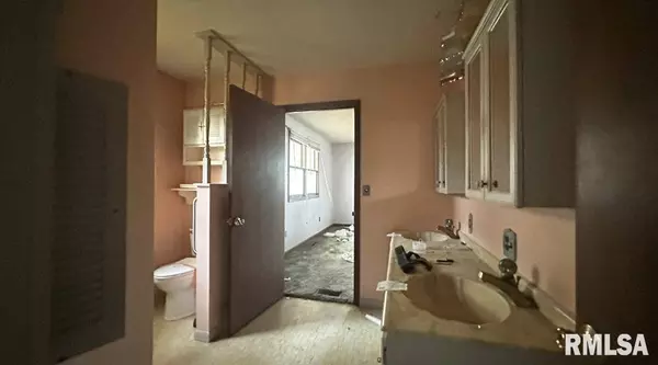 113 N ADAMS ST, Clayton, IL 62324