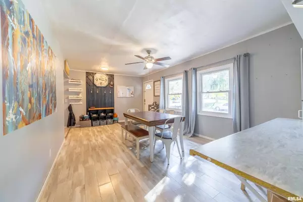 3229 N COLLEGE AVE, Quincy, IL 62301