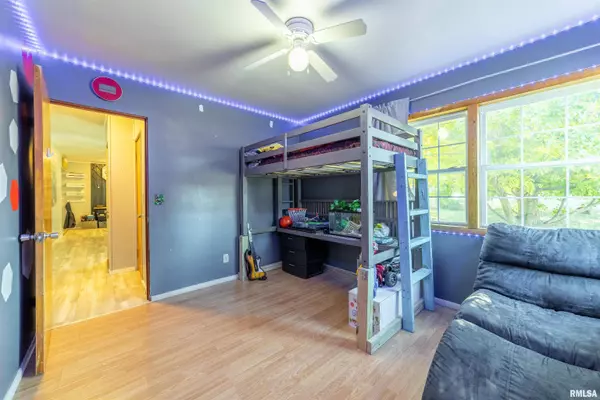 3229 N COLLEGE AVE, Quincy, IL 62301