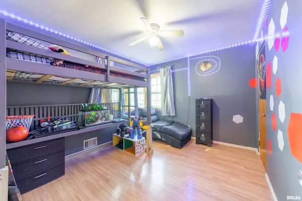 3229 N COLLEGE AVE, Quincy, IL 62301