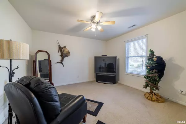 1512 CHESTNUT ST, Quincy, IL 62301