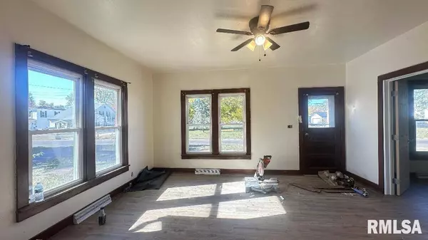 301 N FRANKLIN ST, Rushville, IL 62681