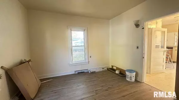 301 N FRANKLIN ST, Rushville, IL 62681