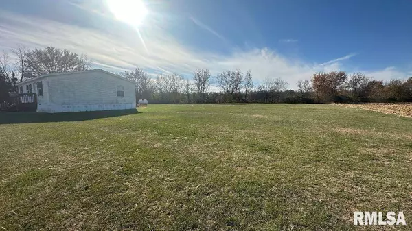 3734 W 5TH ST, Quincy, IL 62305