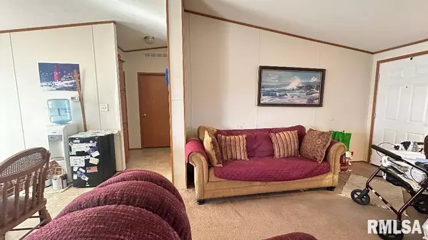 3734 W 5TH ST, Quincy, IL 62305