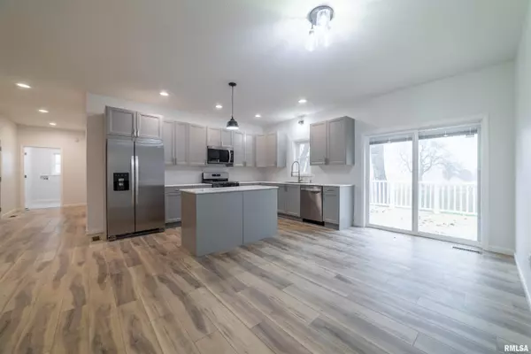 406 N MAIN ST, Payson, IL 62360