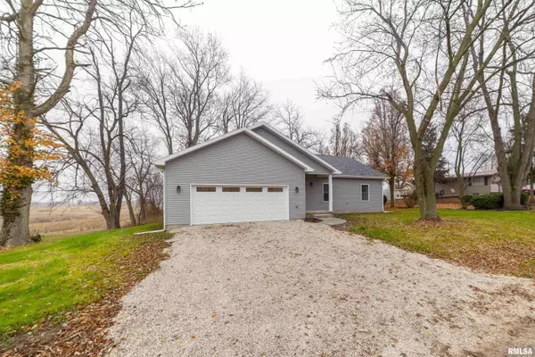 406 N MAIN ST, Payson, IL 62360