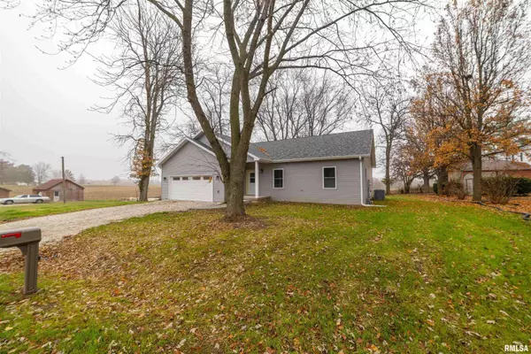 406 N MAIN ST, Payson, IL 62360