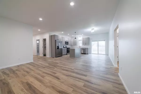 406 N MAIN ST, Payson, IL 62360