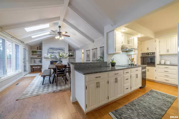 1304 S 30TH ST, Quincy, IL 62301