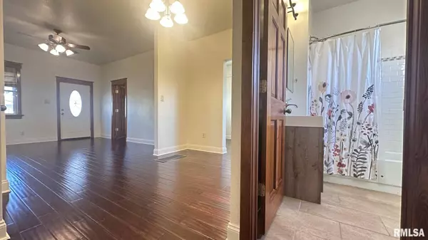 732 S 15TH ST, Quincy, IL 62301