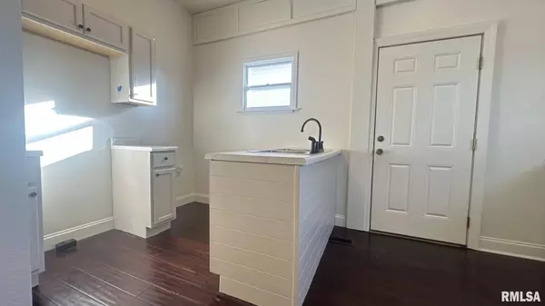 732 S 15TH ST, Quincy, IL 62301