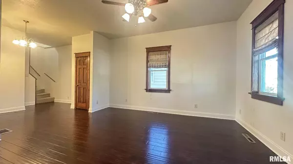 732 S 15TH ST, Quincy, IL 62301