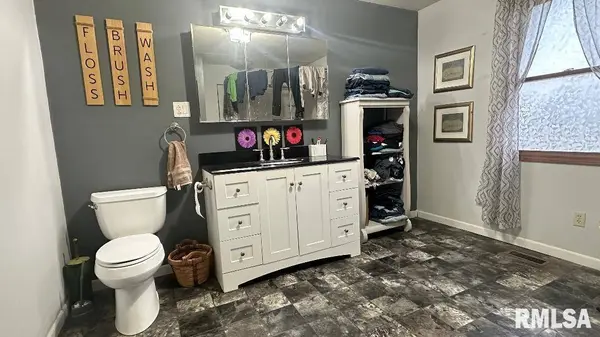 427 BRIARWOOD DR, Payson, IL 62360